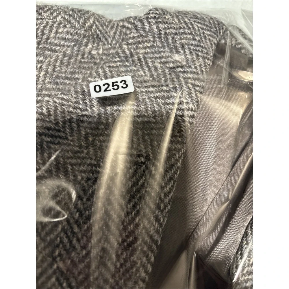 Harris Tweed Mens Grey Herringbone Wool Blazer Sport Coat Tailored in USA 44R